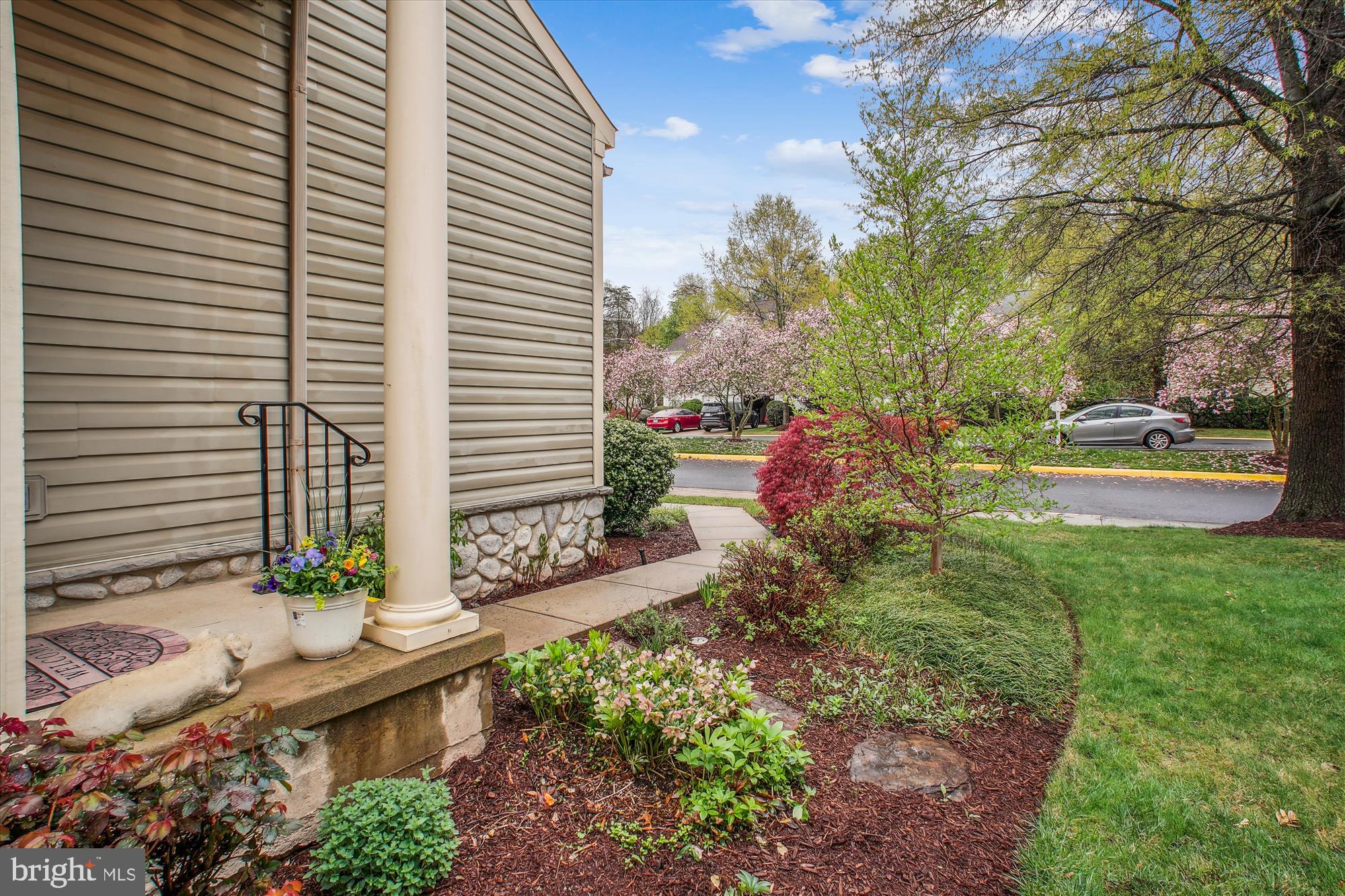 2454 Arctic Fox Way Reston, VA 20191 - Photo 52 of 54 a backyard of a house with outdoor seating