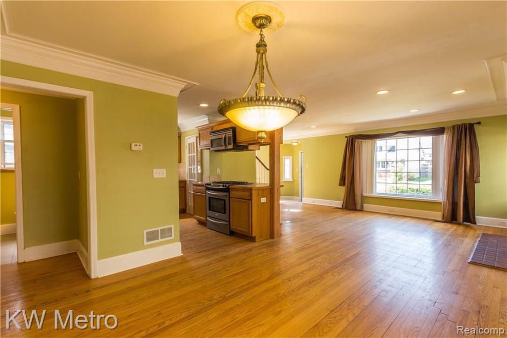 20156 Sheffield Road Detroit, MI 48221 - Photo 6 of 16