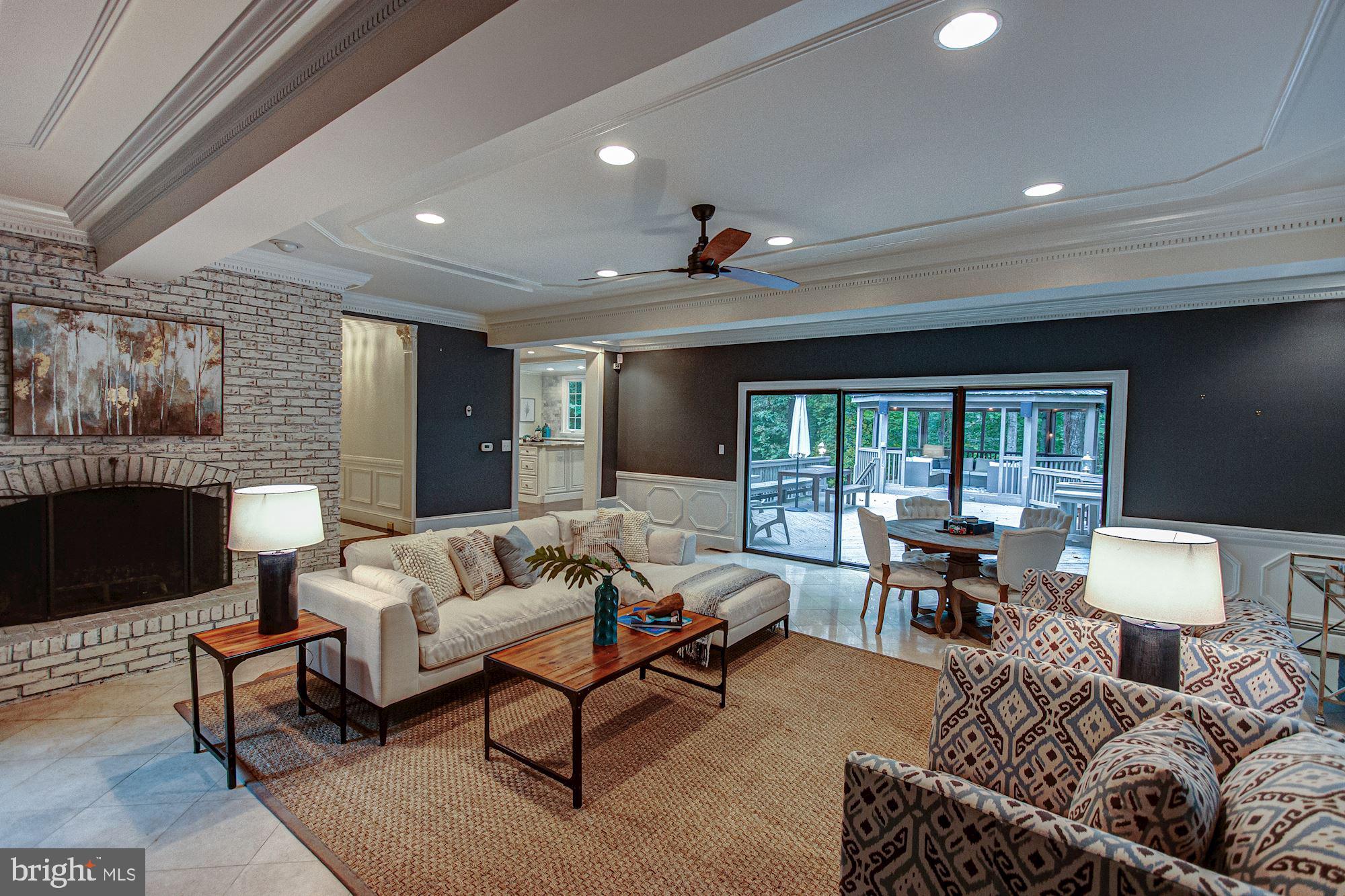 312 Runner Road Great Falls, VA 22066 - Photo 11 of 35 family room