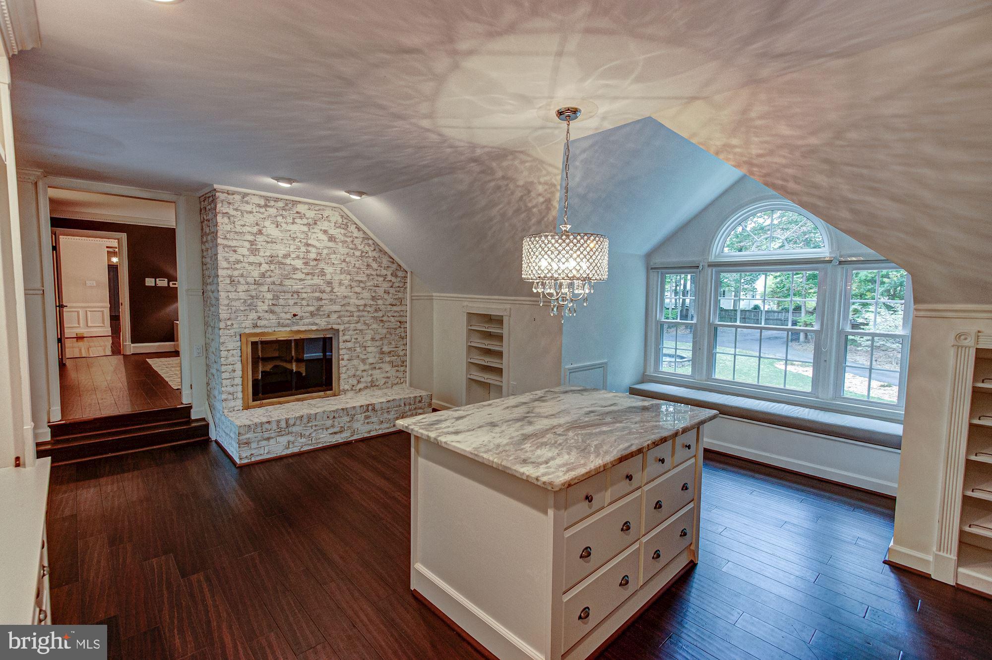 312 Runner Road Great Falls, VA 22066 - Photo 15 of 35 owner's closet