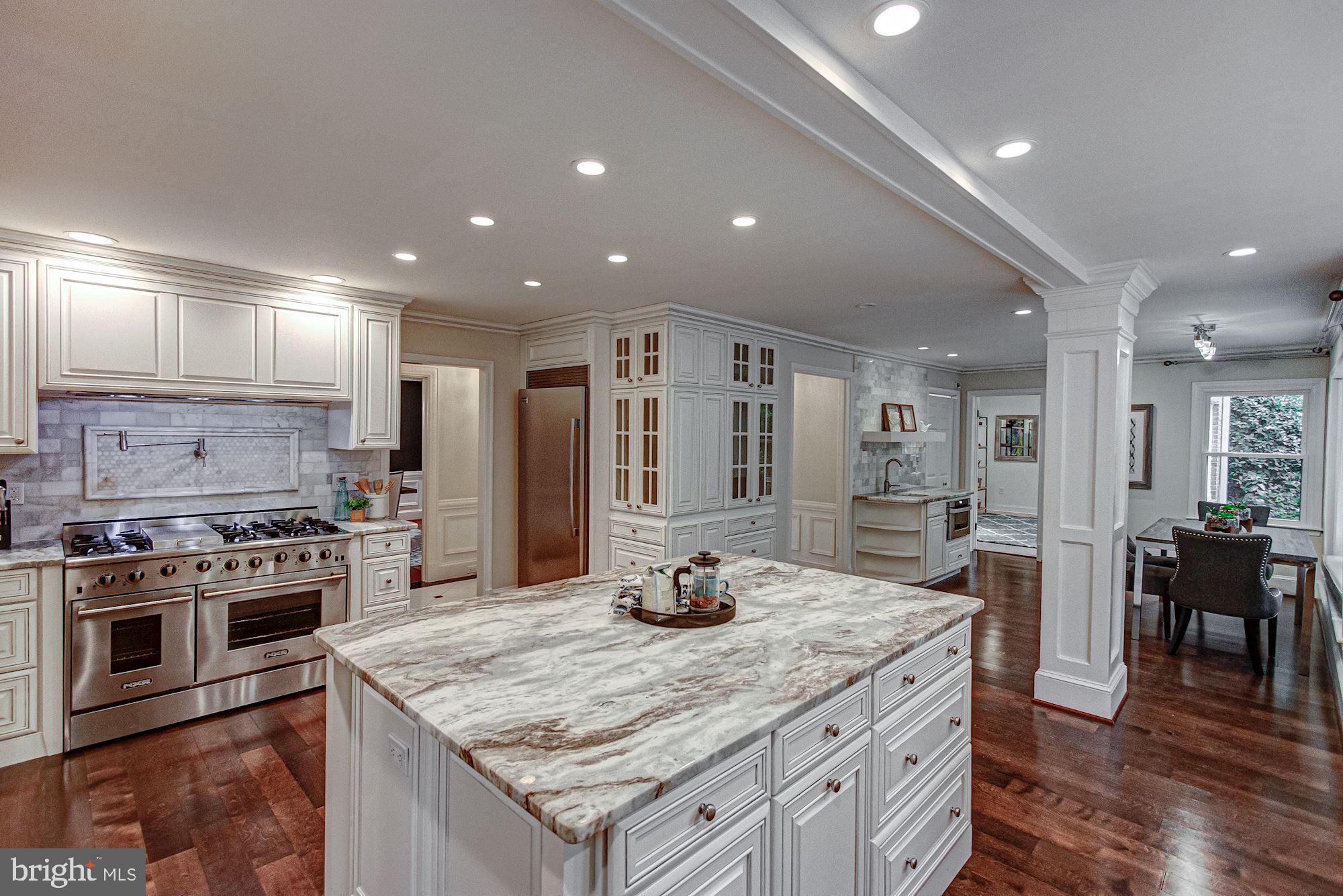 312 Runner Road Great Falls, VA 22066 - Photo 7 of 35 kitchen