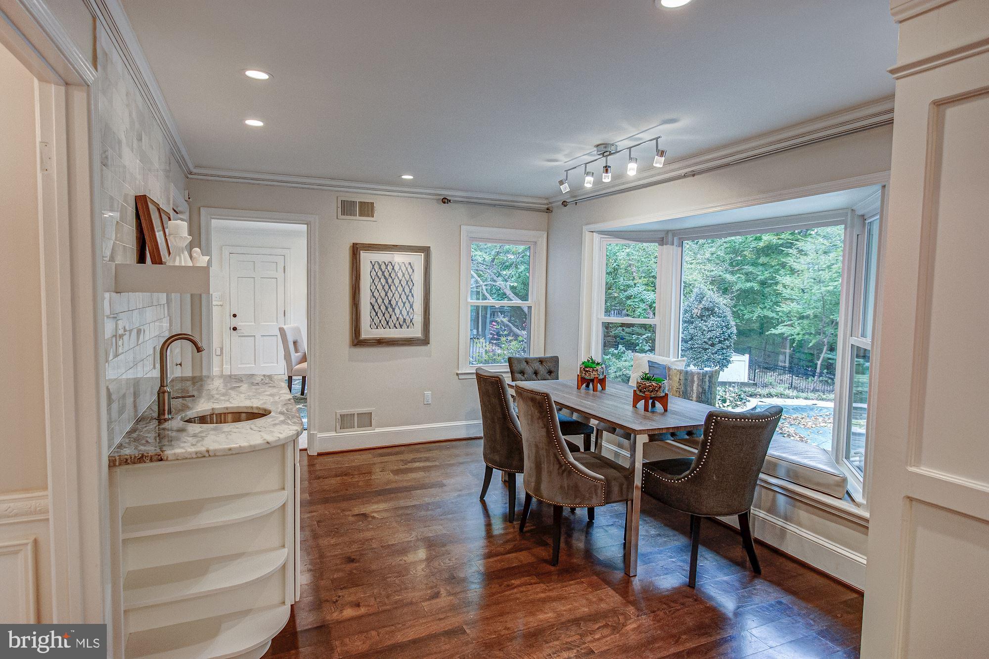 312 Runner Road Great Falls, VA 22066 - Photo 9 of 35 breakfast room