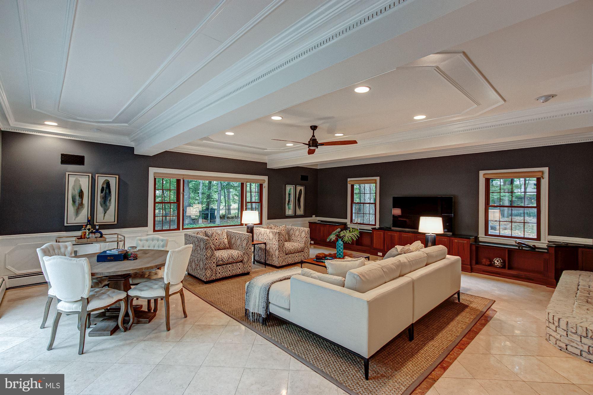 312 Runner Road Great Falls, VA 22066 - Photo 10 of 35 family room