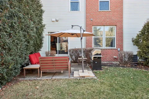 $385,000 | 906 Elizabeth Drive, Streamwood, IL 60107