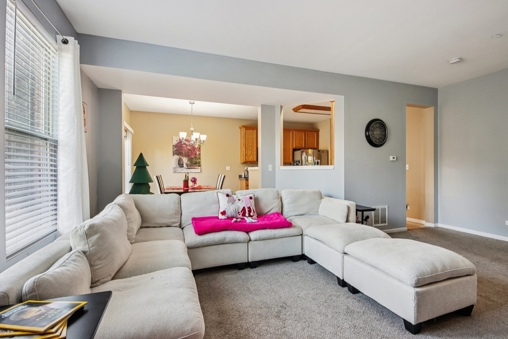 906 Elizabeth Drive Streamwood, IL 60107 - Photo 4 of 32