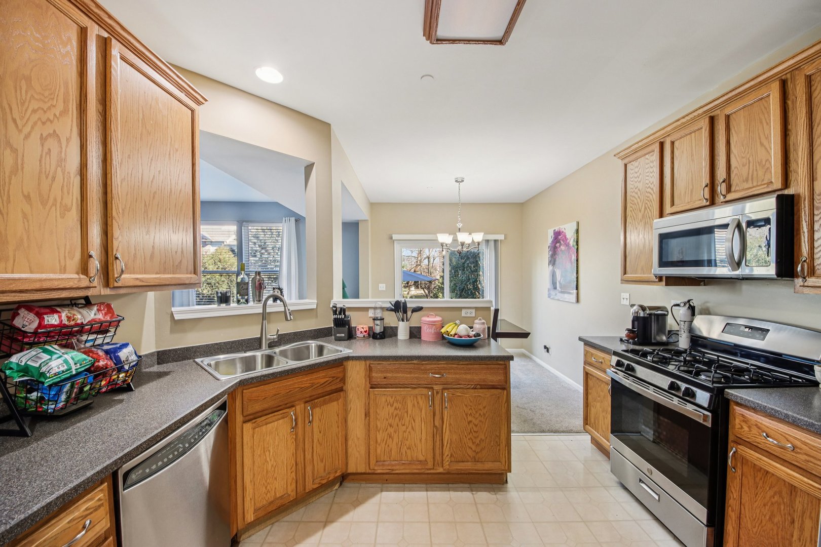 906 Elizabeth Drive Streamwood, IL 60107 - Photo 9 of 32