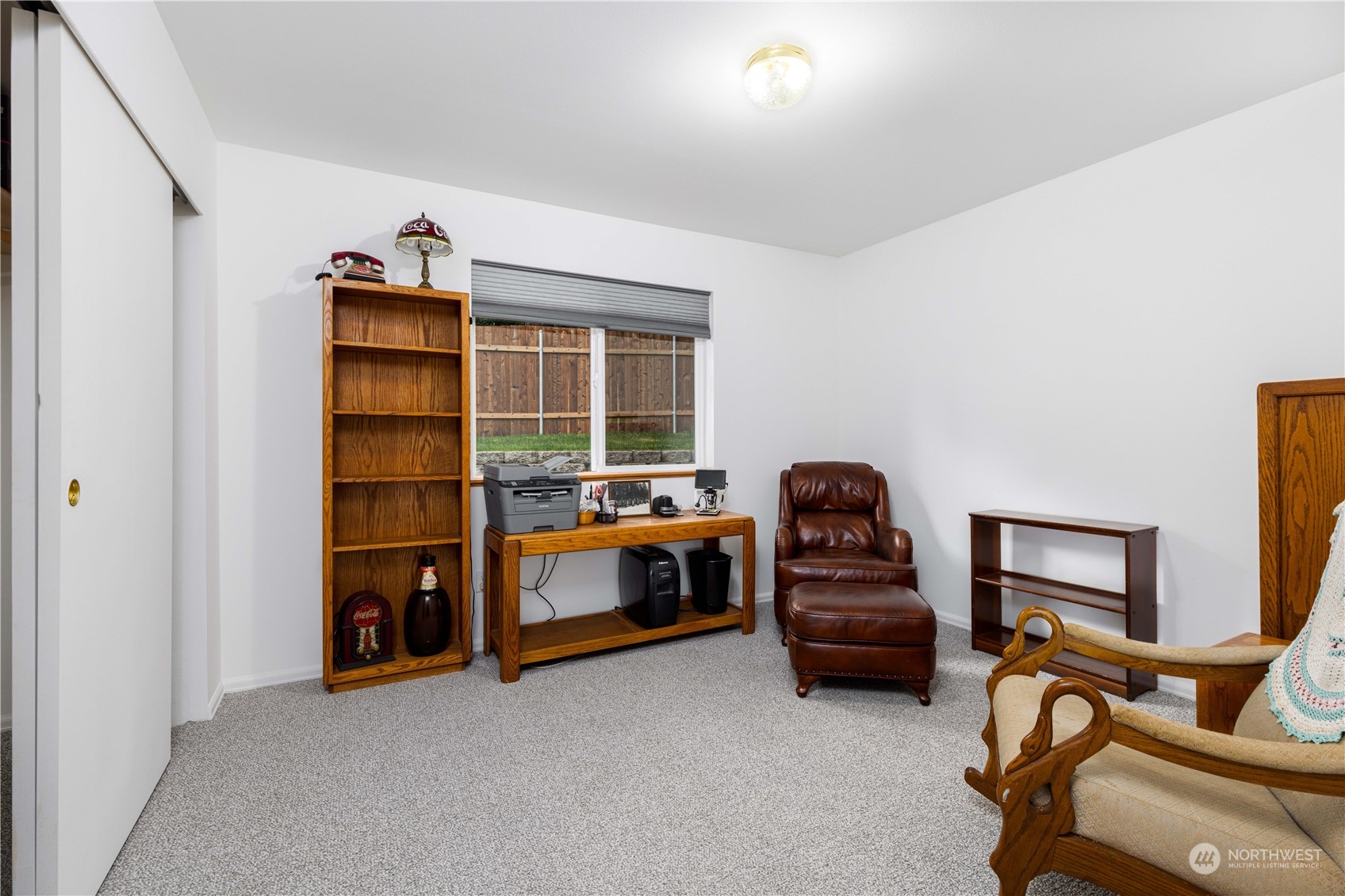 80 East Dunvegan Road Shelton, WA 98584 - Photo 12 of 24 a view of a livingroom with workspace and a window