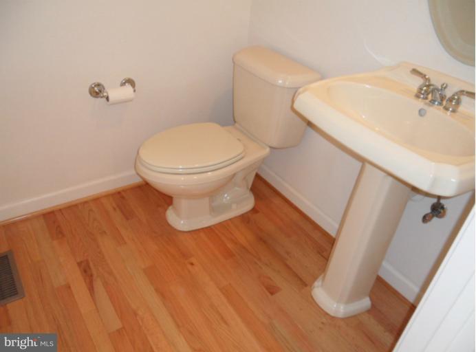 2302 Plyers Mill Road Silver Spring, MD 20902 - Photo 15 of 27 Bath