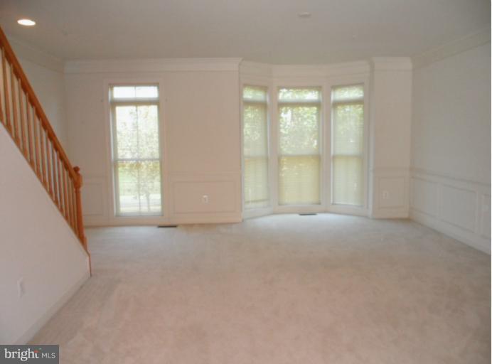 2302 Plyers Mill Road Silver Spring, MD 20902 - Photo 21 of 27 Living Room