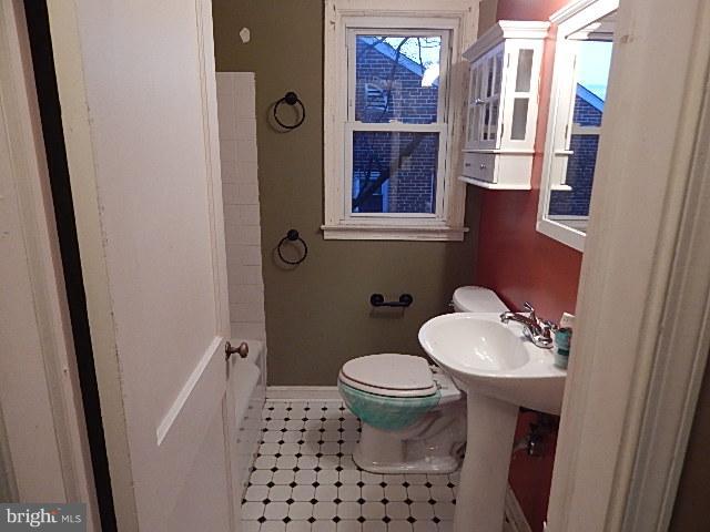 4913 Cedar Garden Road Baltimore, MD 21229 - Photo 13 of 21 Bathroom