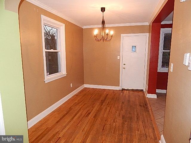 4913 Cedar Garden Road Baltimore, MD 21229 - Photo 3 of 21 Dining Room