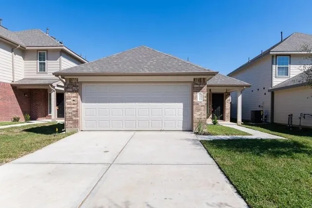 $1,815 | 2521 North Lina Court, Conroe, TX 77301