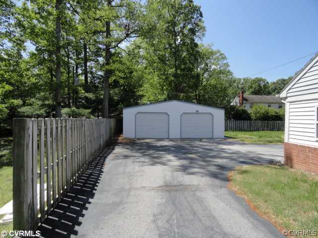 9211 Brundidge Road North Chesterfield, VA 23236 - Photo 10 of 12 Parking Lot/Garage