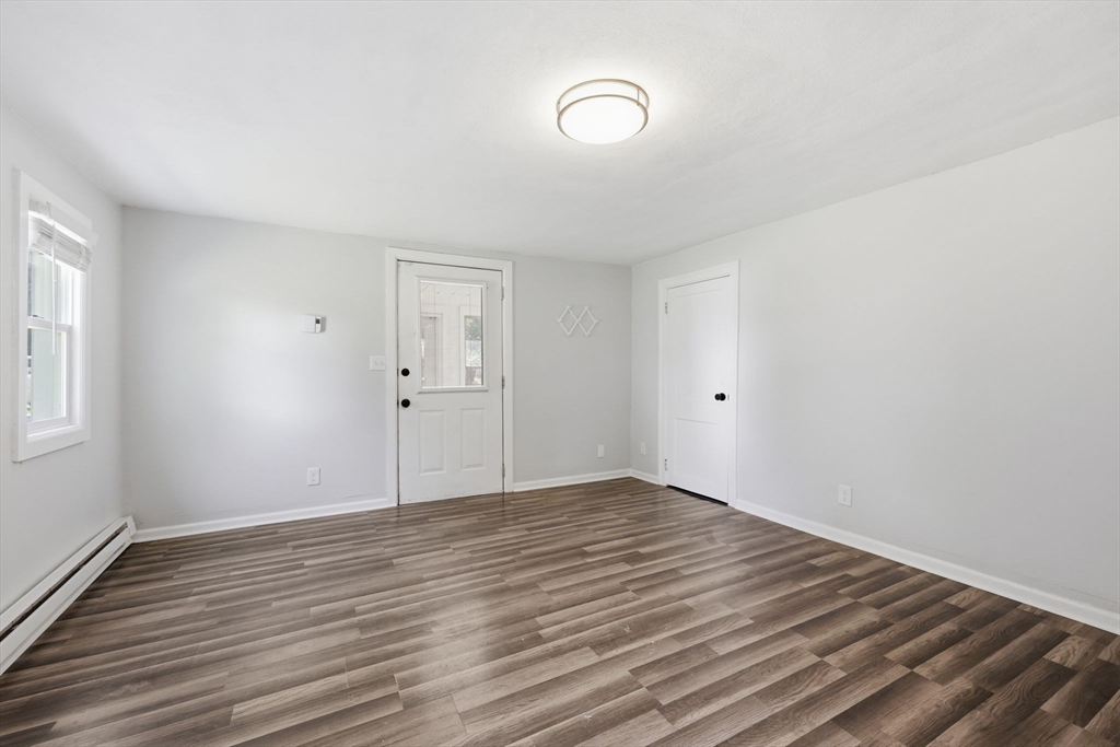 70 Milton Street Springfield, MA 01151 - Photo 11 of 37