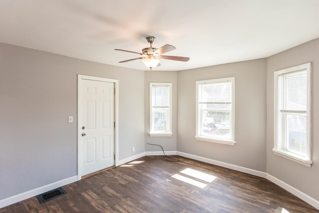 11 Doane Avenue Beverly, MA 01915 - Photo 14 of 33