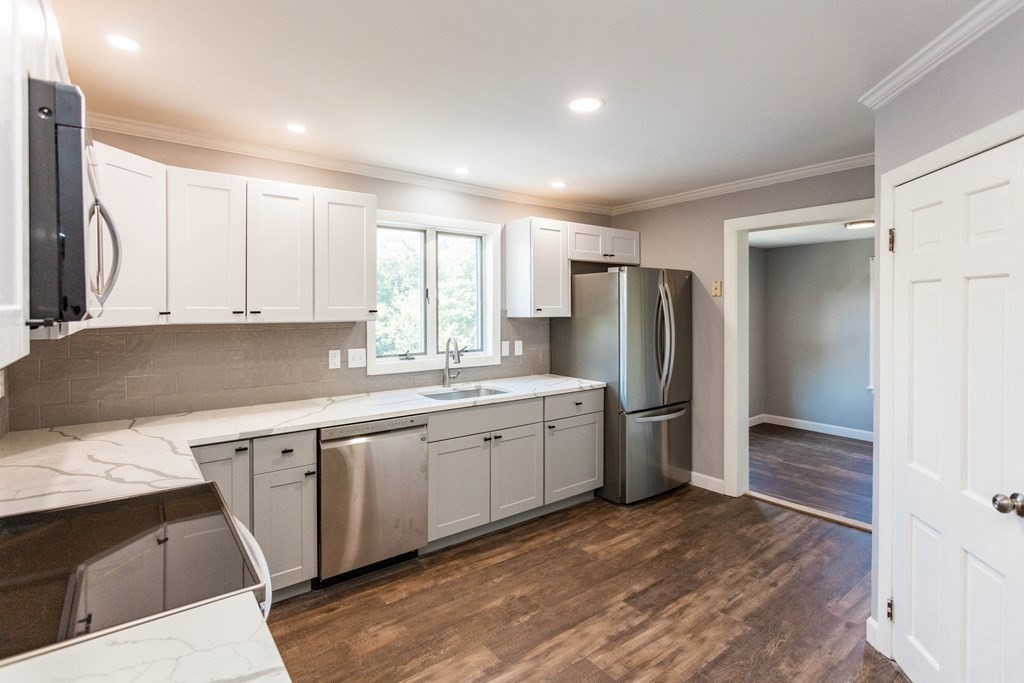 11 Doane Avenue Beverly, MA 01915 - Photo 15 of 33