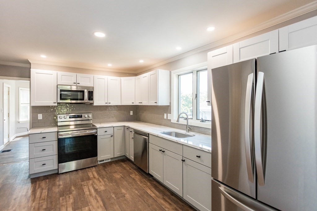 11 Doane Avenue Beverly, MA 01915 - Photo 17 of 33