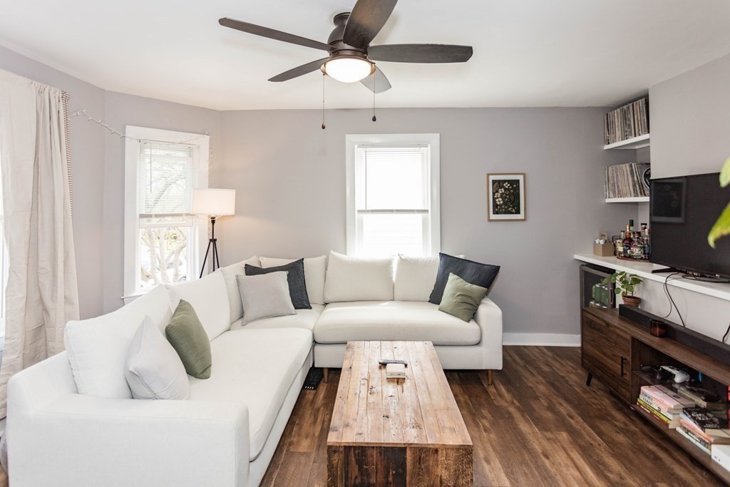 11 Doane Avenue Beverly, MA 01915 - Photo 3 of 33