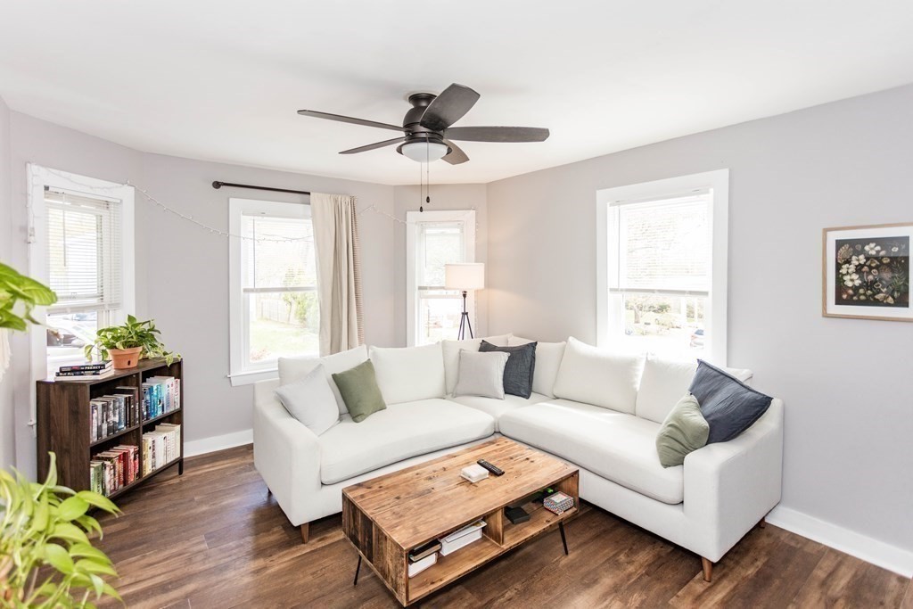 11 Doane Avenue Beverly, MA 01915 - Photo 4 of 33