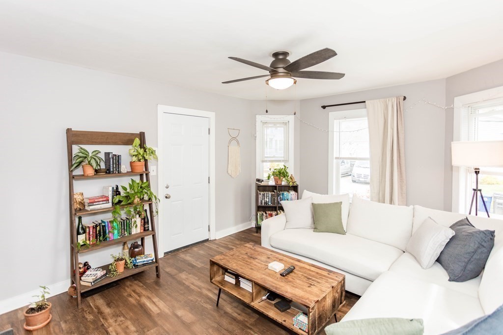 11 Doane Avenue Beverly, MA 01915 - Photo 5 of 33