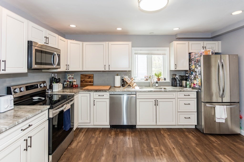 11 Doane Avenue Beverly, MA 01915 - Photo 7 of 33