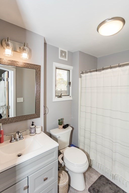 11 Doane Avenue Beverly, MA 01915 - Photo 9 of 33