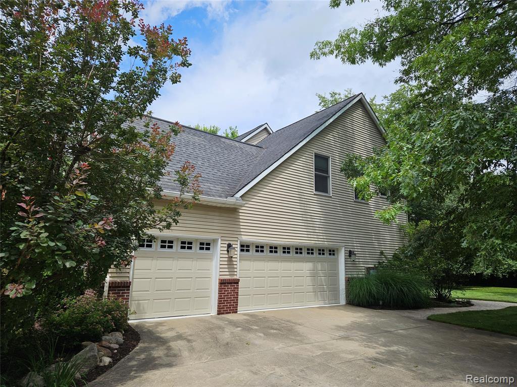 8499 Bishop Road Brighton, MI 48116 - Photo 4 of 47 Gallery Image 4