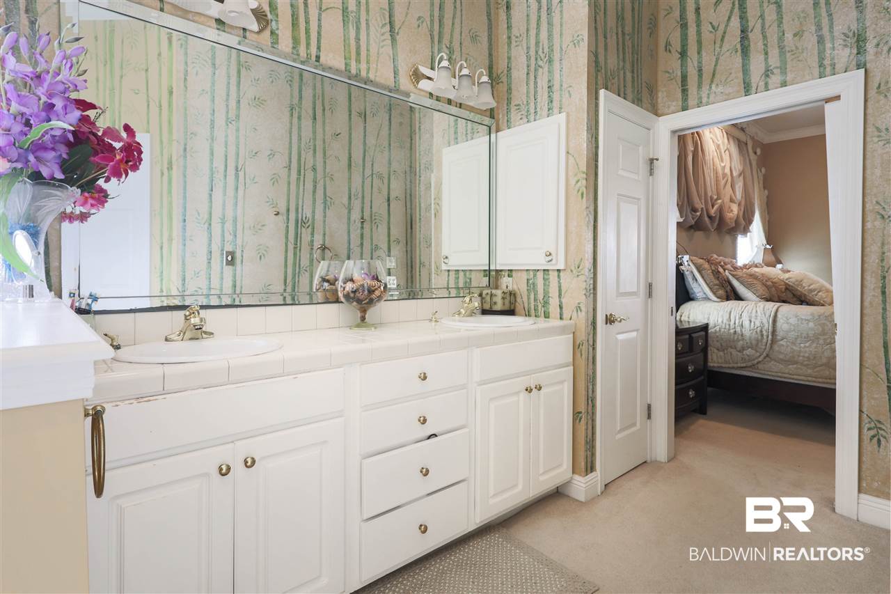 9456 Lakeview Drive Foley, AL 36535 - Photo 18 of 31 Master Bath