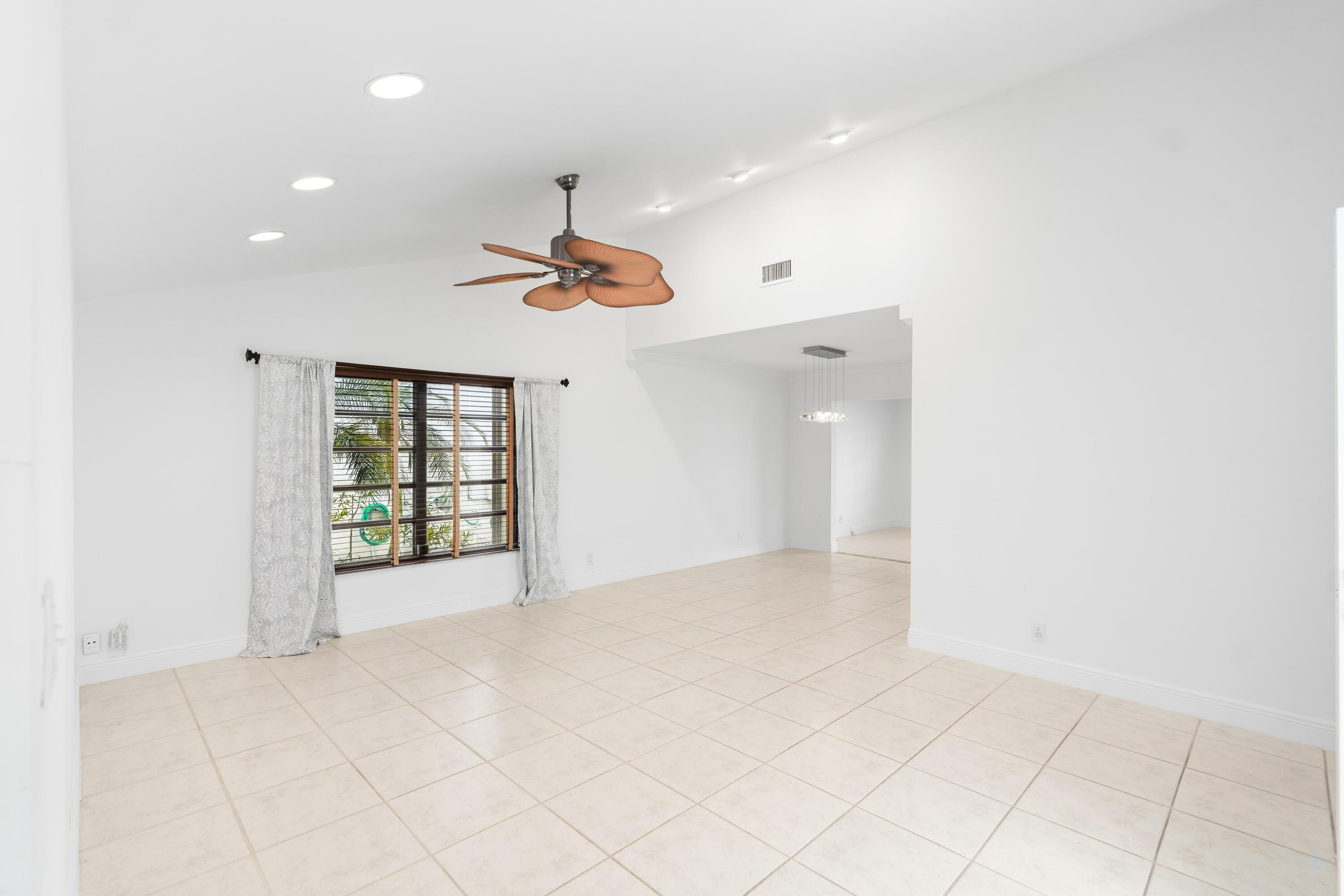 18051 104th Terrace South Boca Raton, FL 33498 - Photo 7 of 36 DSC08023