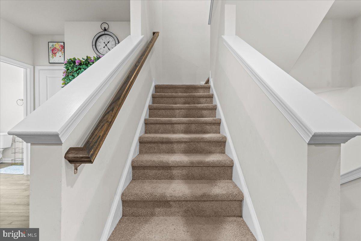 9 Sister's Farmstead Road Mount Laurel, NJ 08054 - Photo 22 of 43 a view of entryway