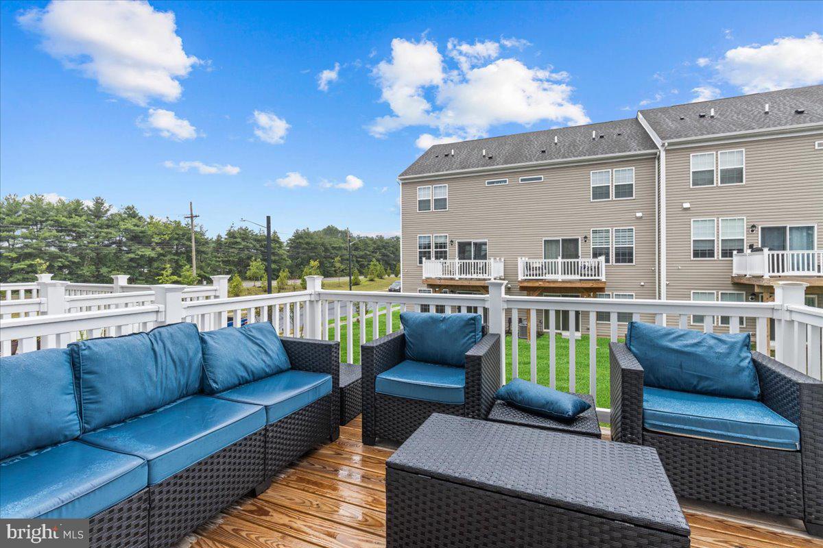 9 Sister's Farmstead Road Mount Laurel, NJ 08054 - Photo 23 of 43 a balcony with furniture and a potted plant