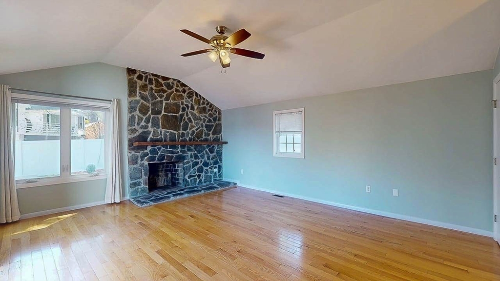 4 Alder Street Worcester, MA 01606 - Photo 13 of 40