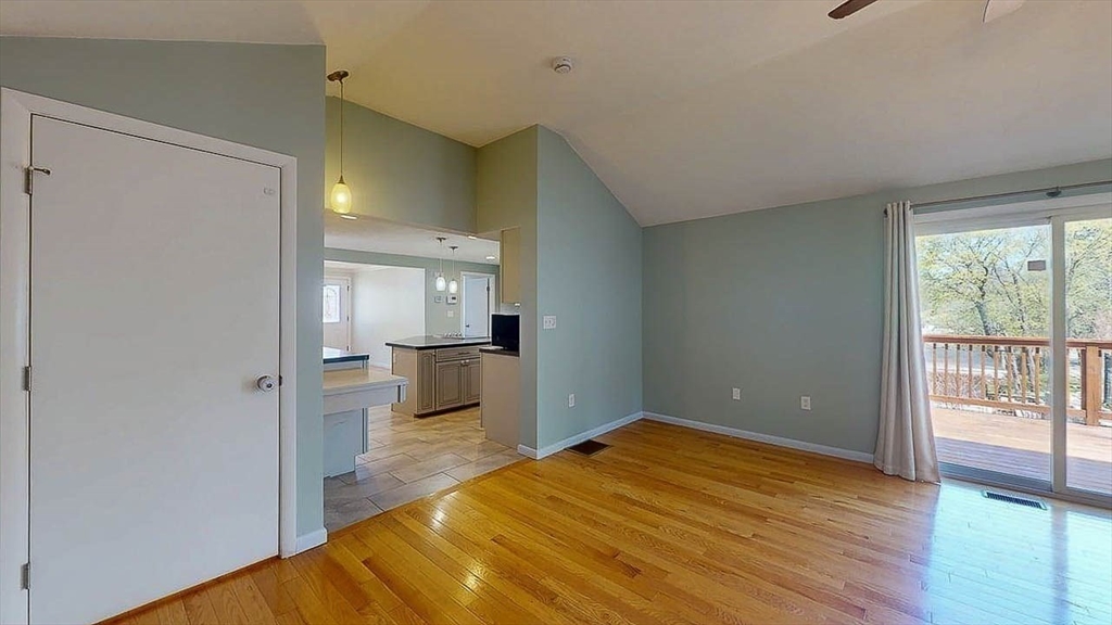 4 Alder Street Worcester, MA 01606 - Photo 14 of 40