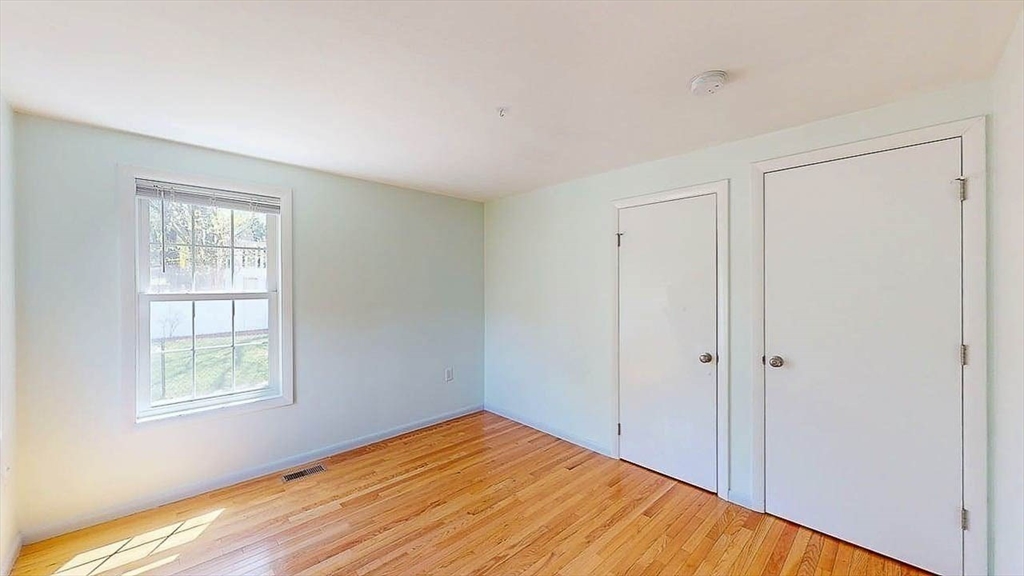4 Alder Street Worcester, MA 01606 - Photo 17 of 40