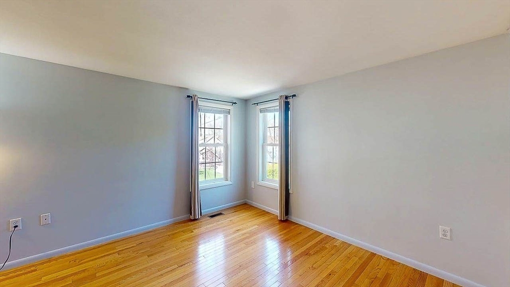 4 Alder Street Worcester, MA 01606 - Photo 18 of 40