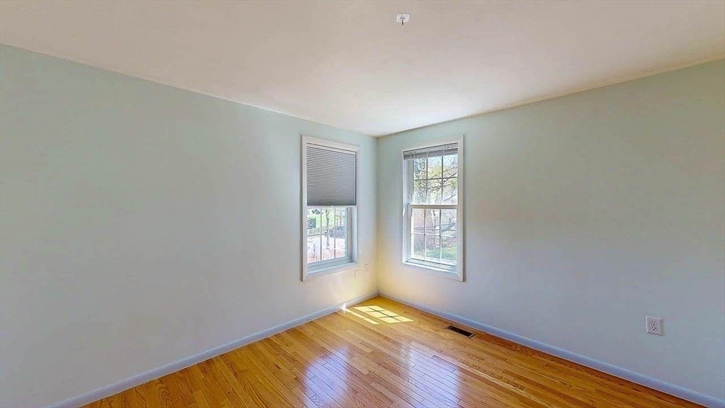 4 Alder Street Worcester, MA 01606 - Photo 20 of 40