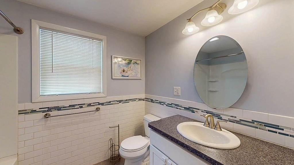 4 Alder Street Worcester, MA 01606 - Photo 23 of 40