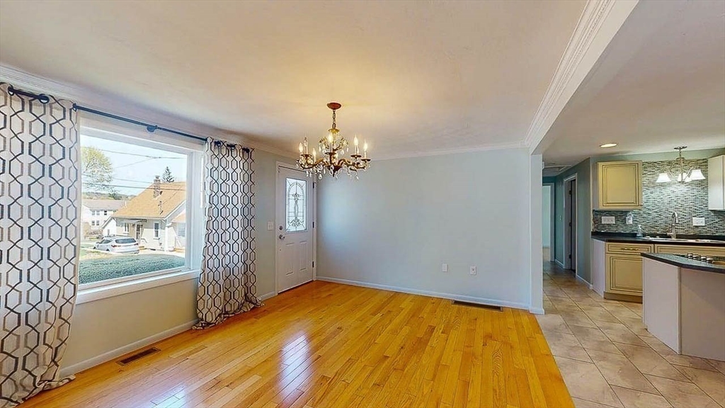 4 Alder Street Worcester, MA 01606 - Photo 8 of 40