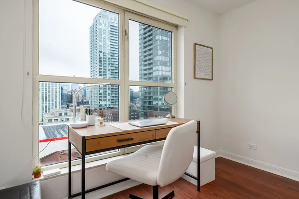 $2,500 | 1212 North LaSalle Drive, Unit 1207, Chicago, IL 60610