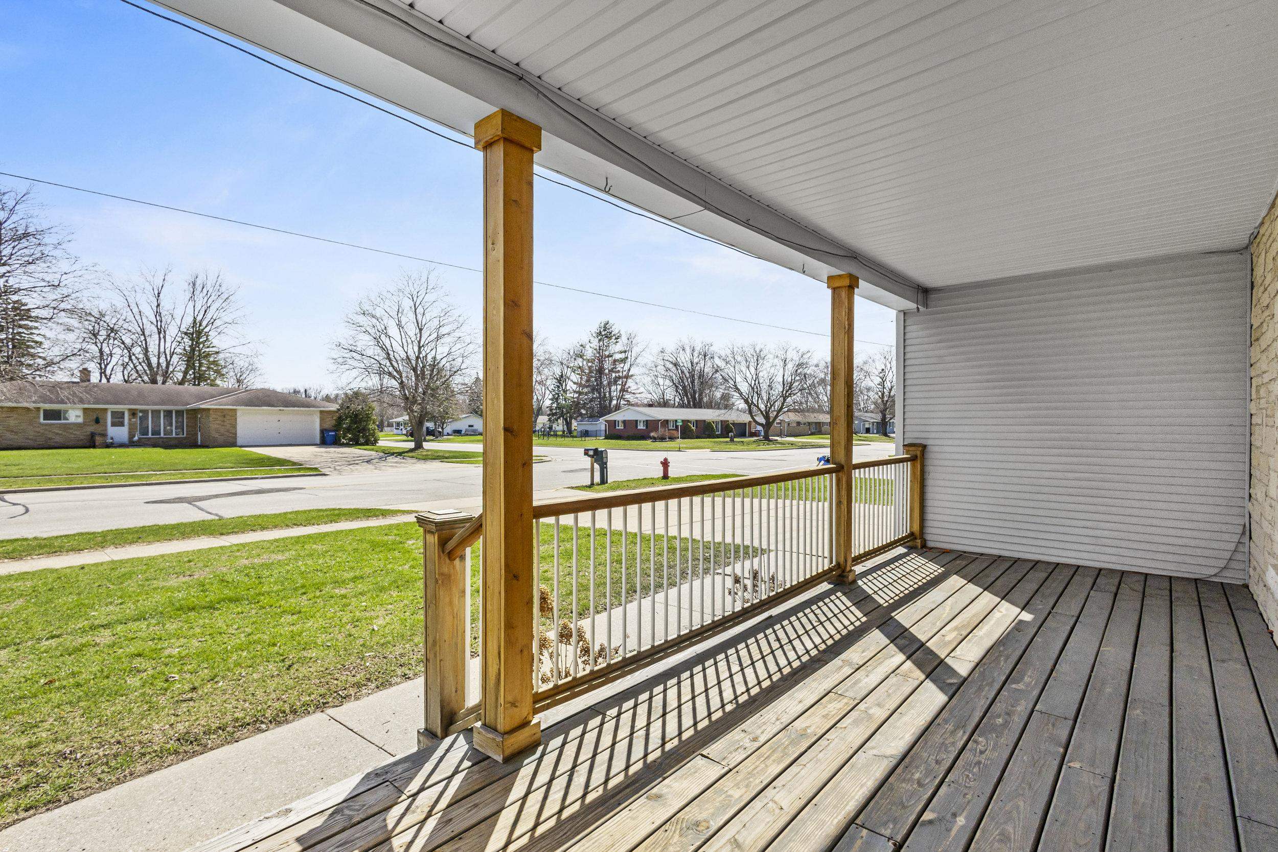 311 East Cedar Street Pulaski, WI 54162 - Photo 4 of 63