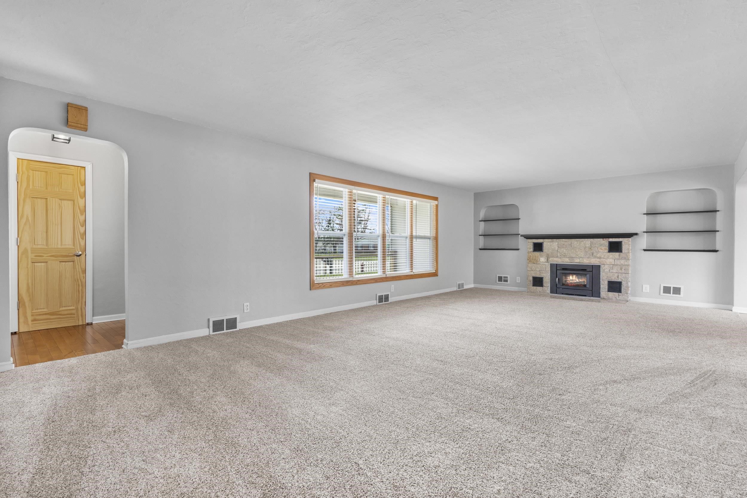 311 East Cedar Street Pulaski, WI 54162 - Photo 9 of 63