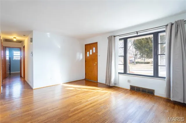 $200,000 | 9855 Ione Lane, St. Louis, MO 63123