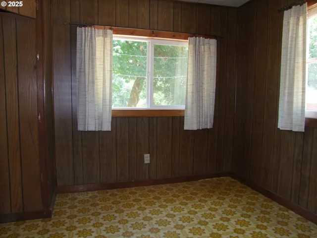 $369,500 | 4623 South Myrtle Road, Myrtle Creek, OR 97457