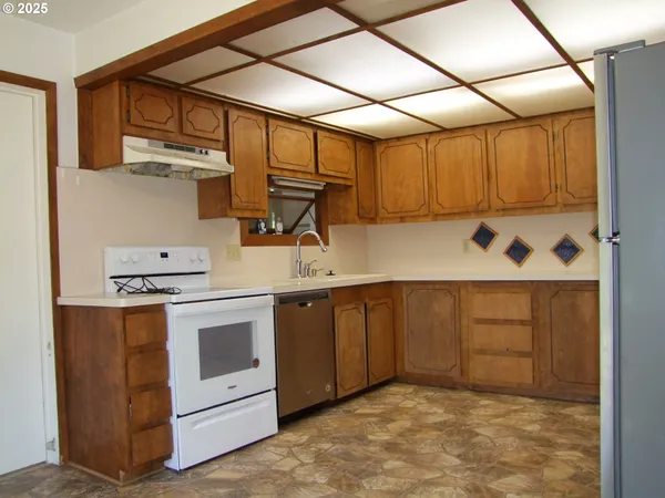 $369,500 | 4623 South Myrtle Road, Myrtle Creek, OR 97457
