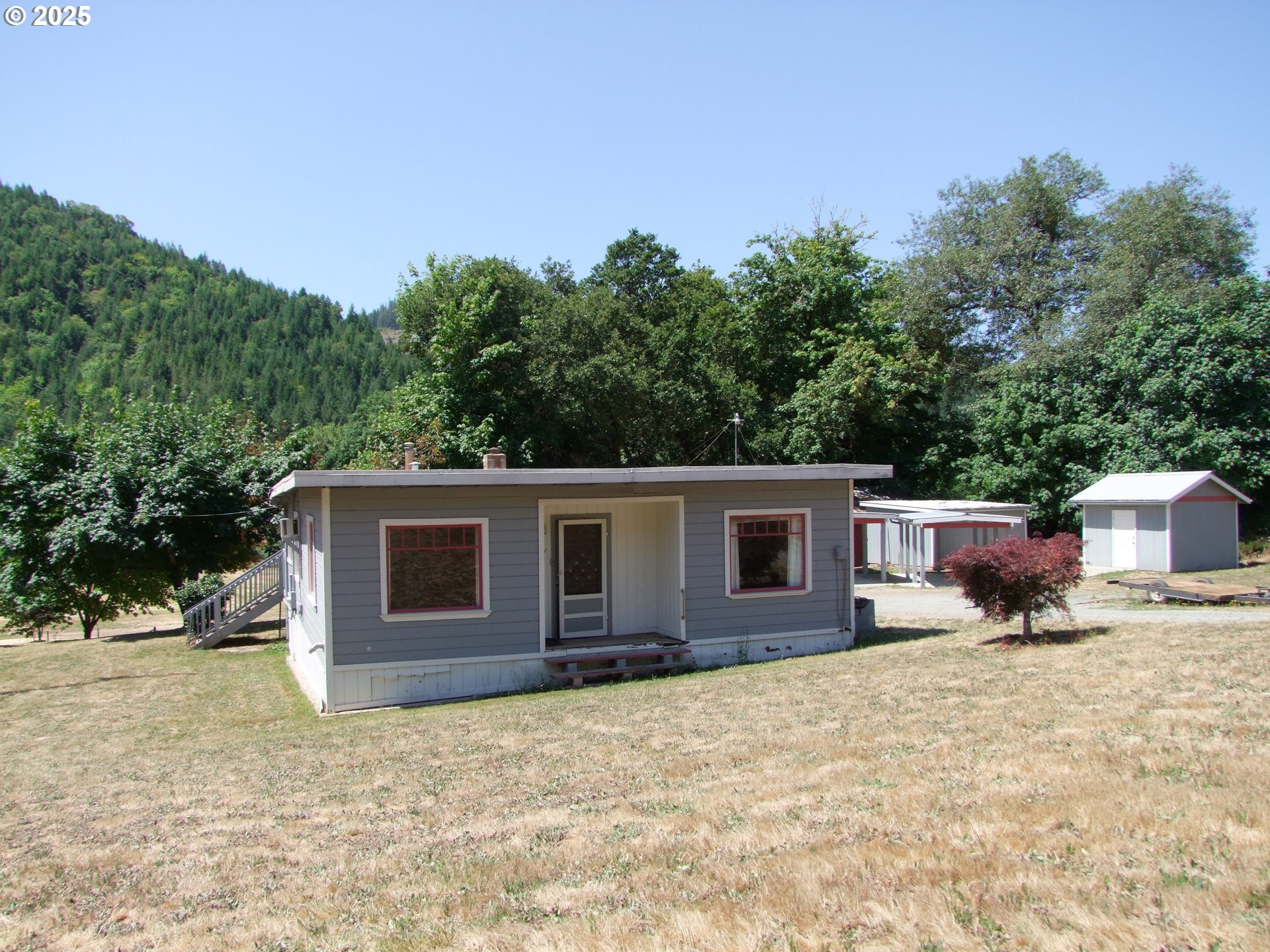 4623 South Myrtle Road Myrtle Creek, OR 97457 - Photo 2 of 32