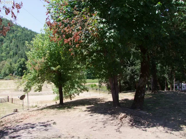 $369,500 | 4623 South Myrtle Road, Myrtle Creek, OR 97457