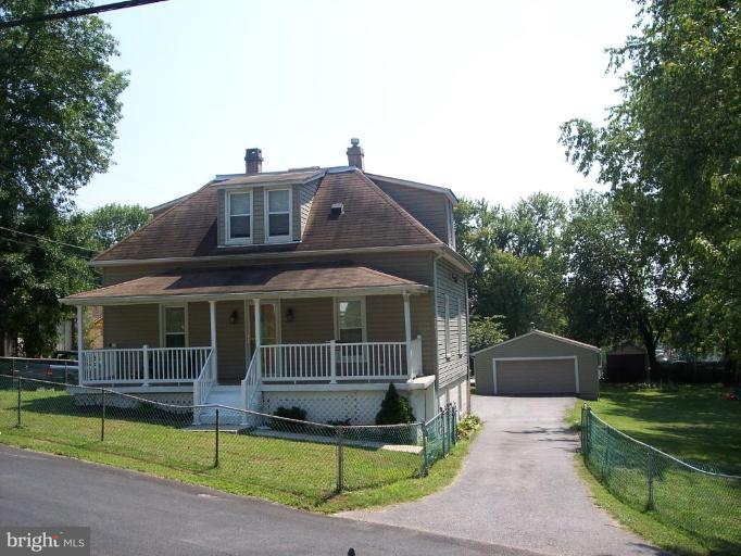7 Ridge Avenue Halethorpe, MD 21227 - Photo 1 of 26 Exterior (Main)
