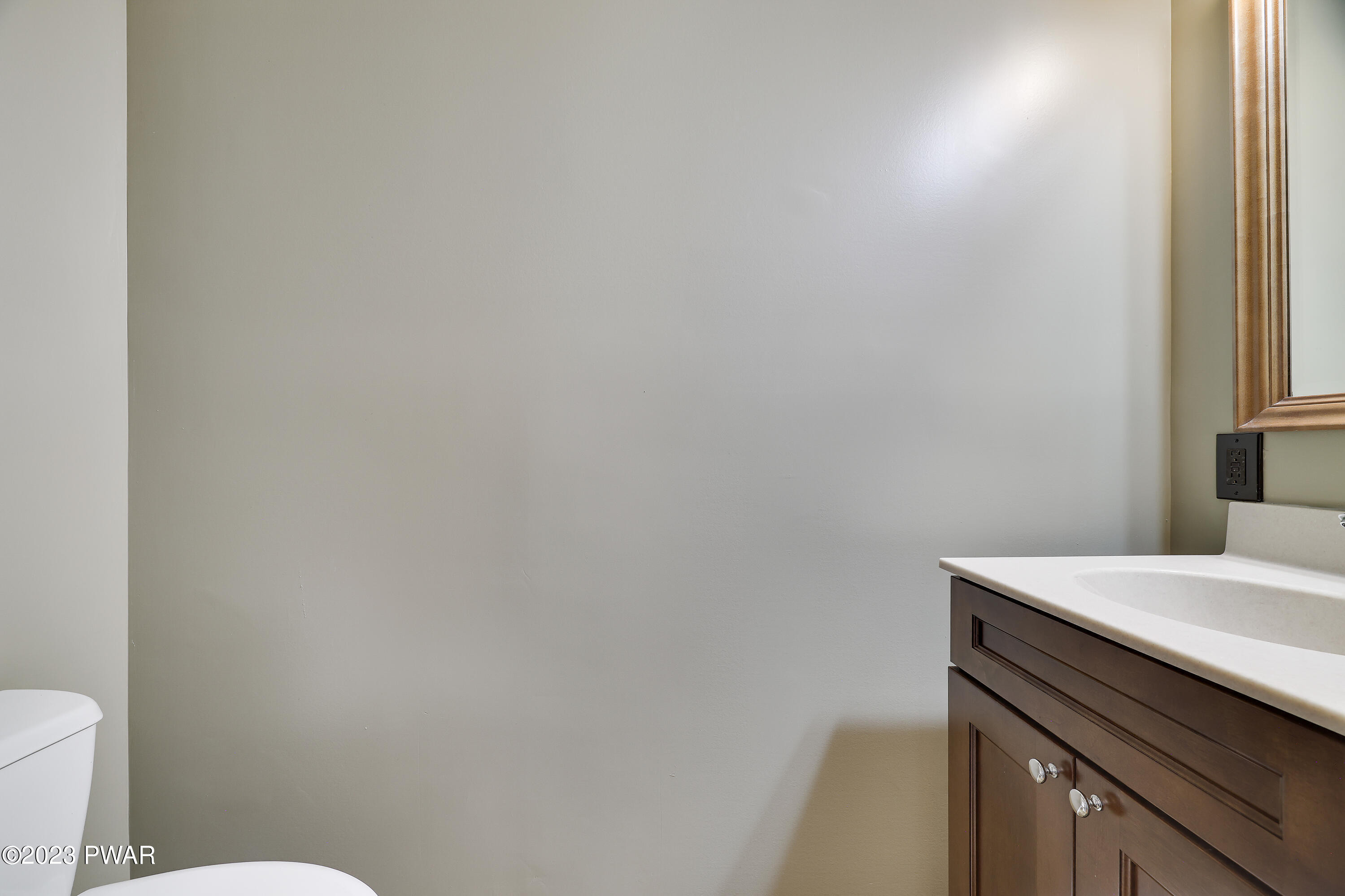 133 Meadowbrook Road Tafton, PA 18464 - Photo 15 of 68 Powder Room