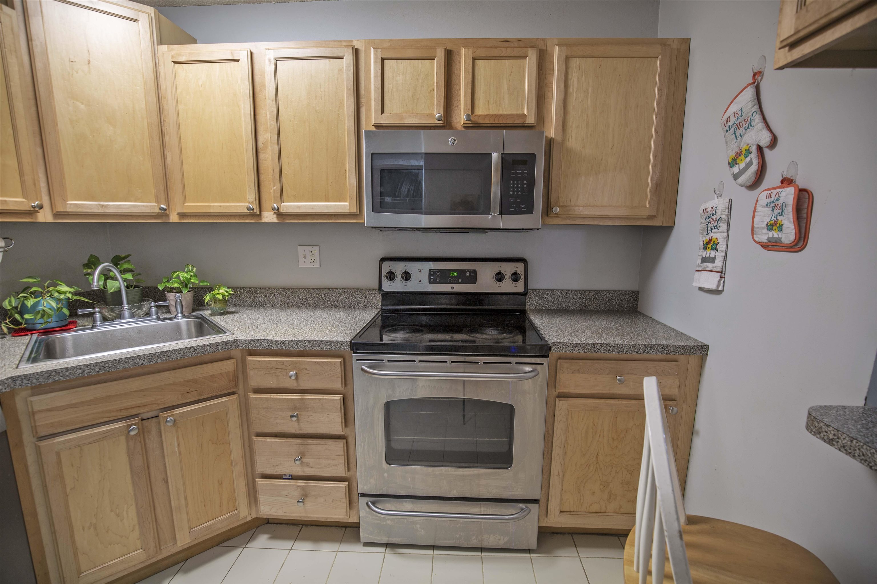 117 Cluff Crossing Road, Unit 30 Salem, NH 03079 - Photo 8 of 25 Gallery Image 8