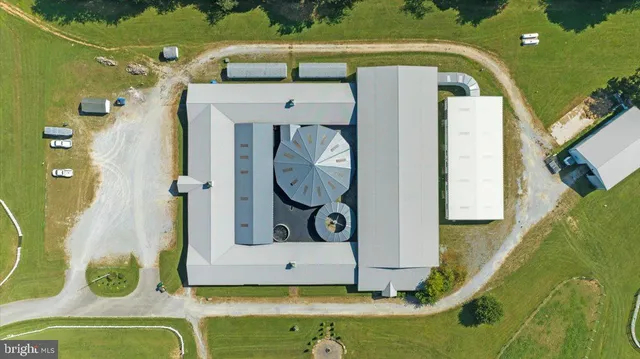 $3,995,000 | 400 North Guernsey Road, West Grove, PA 19390